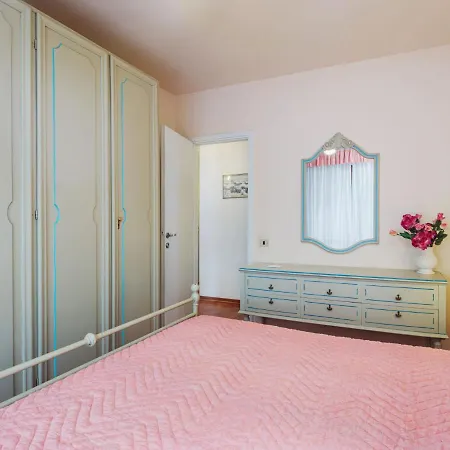 Daire La Rocchetta By Interhome